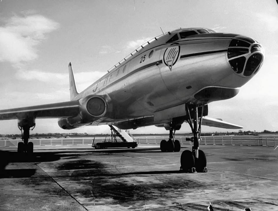 Tupolev Tu-104