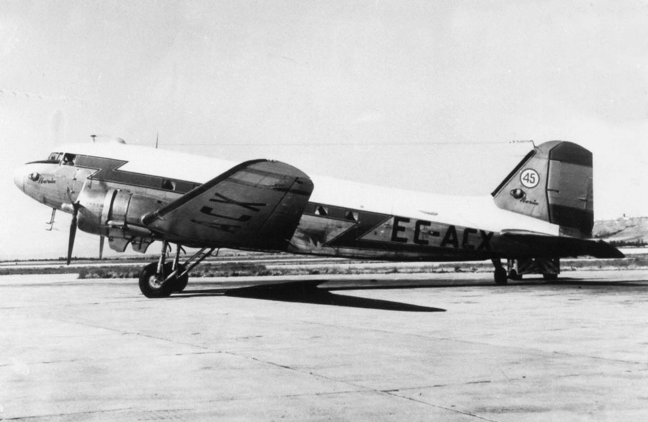 DC-3 de Iberia EC-ACX, cedido a Spantax