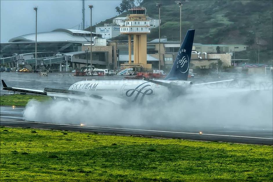 Efecto de reversa y lluvia