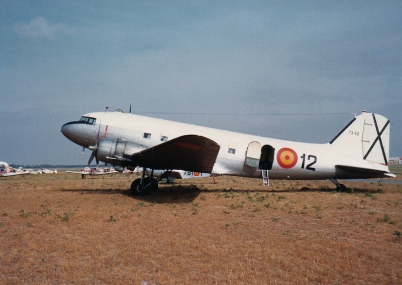 Apuntes para la historia del mítico avión DC-3 en España / 3