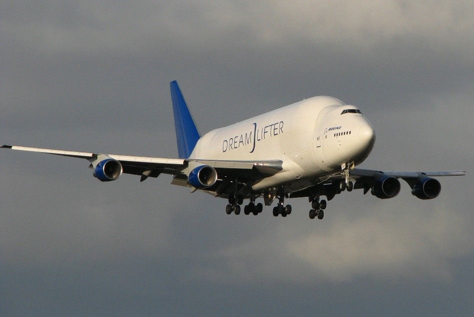 Aspecto del peculiar avión, dedicado al transporte de cargas pesadas