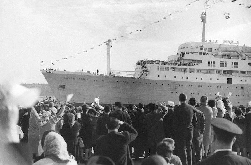 Llegada triunfal del "Santa María" al puerto de Lisboa
