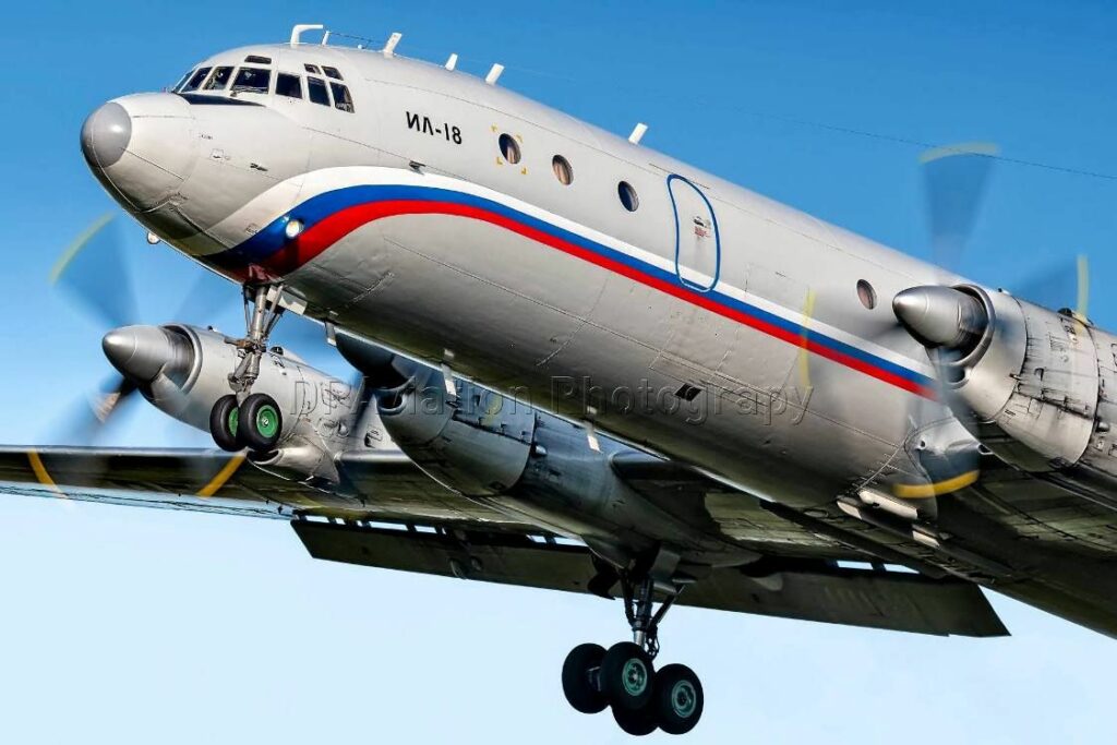 Un veterano Ilyushin Il-18D con 50 años de vuelo