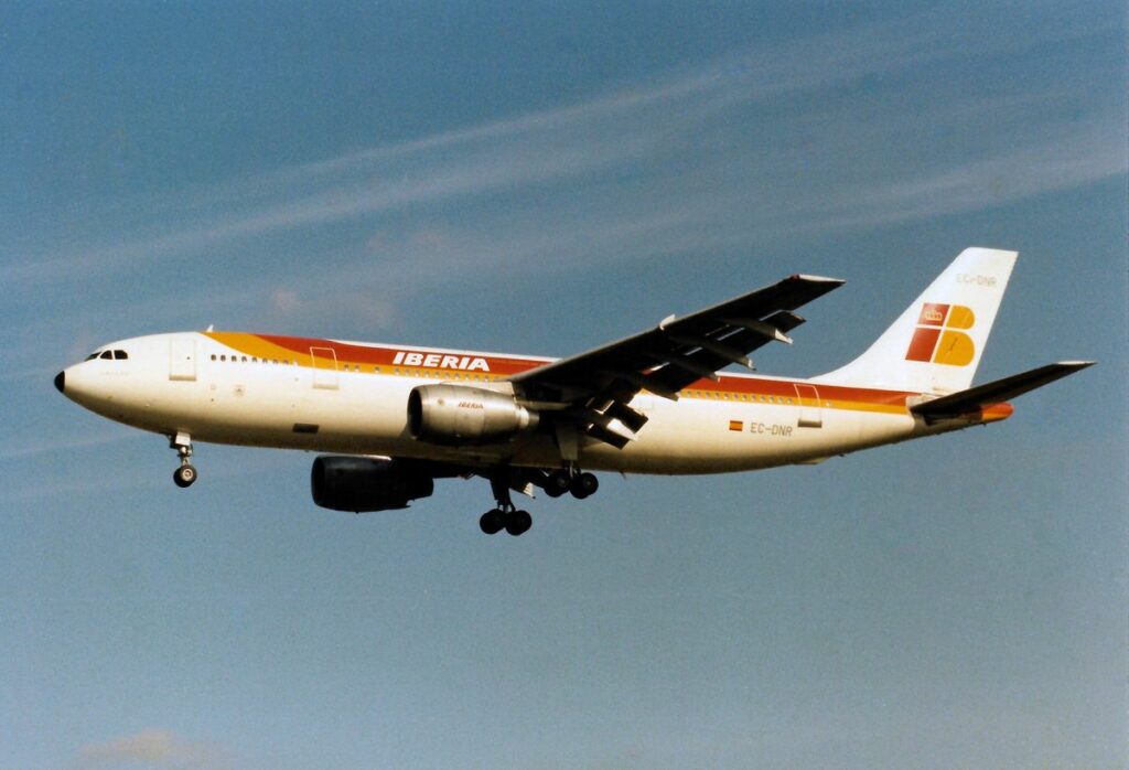 Un avión de Iberia en homenaje al parque nacional de Ordesa