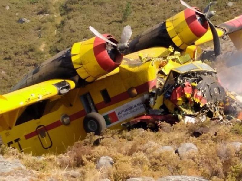 El hidroavión se ha estrellado de morro