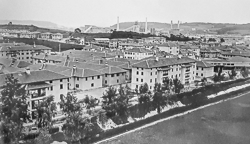 Panorámica del poblado de Llaranes