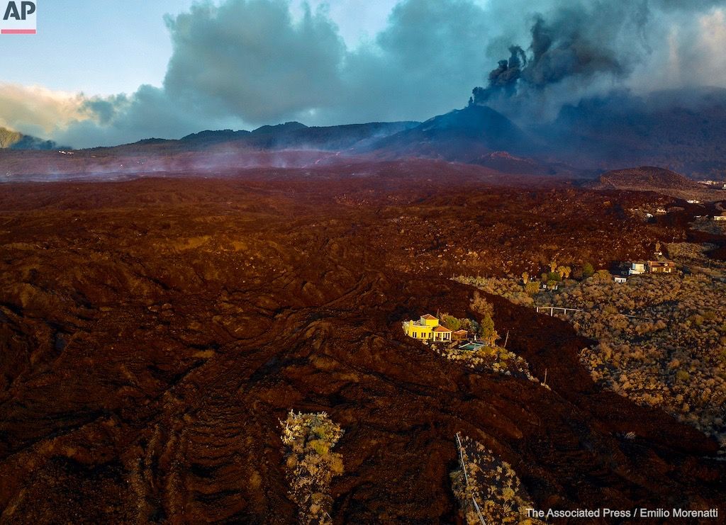El brazo de lava de Montaña Cogote alcanza Las Hoyas