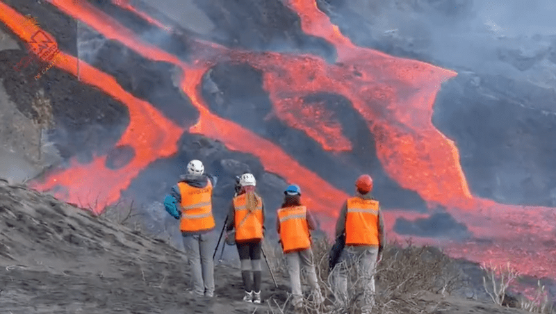 La lava arrasa 170 viviendas y se dirige sin prisas hacia Todoque
