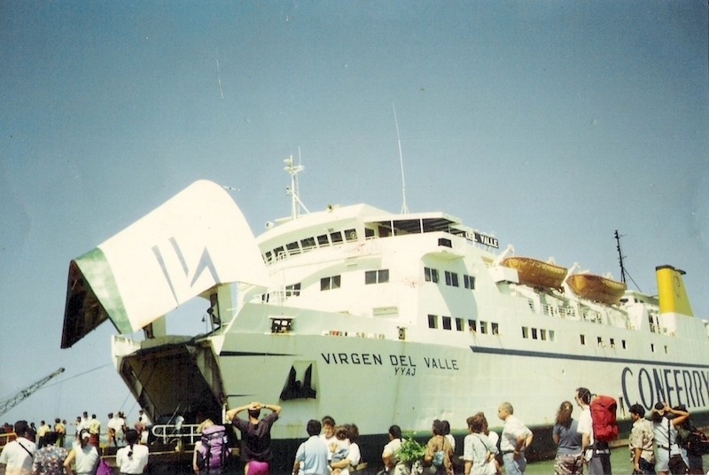 Un incendio destruye el ferry “Virgen del Valle” (1996)