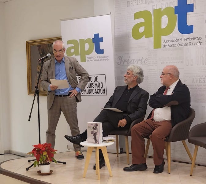 José Luis Zurita presenta su libro sobre el periódico “La Tarde”
