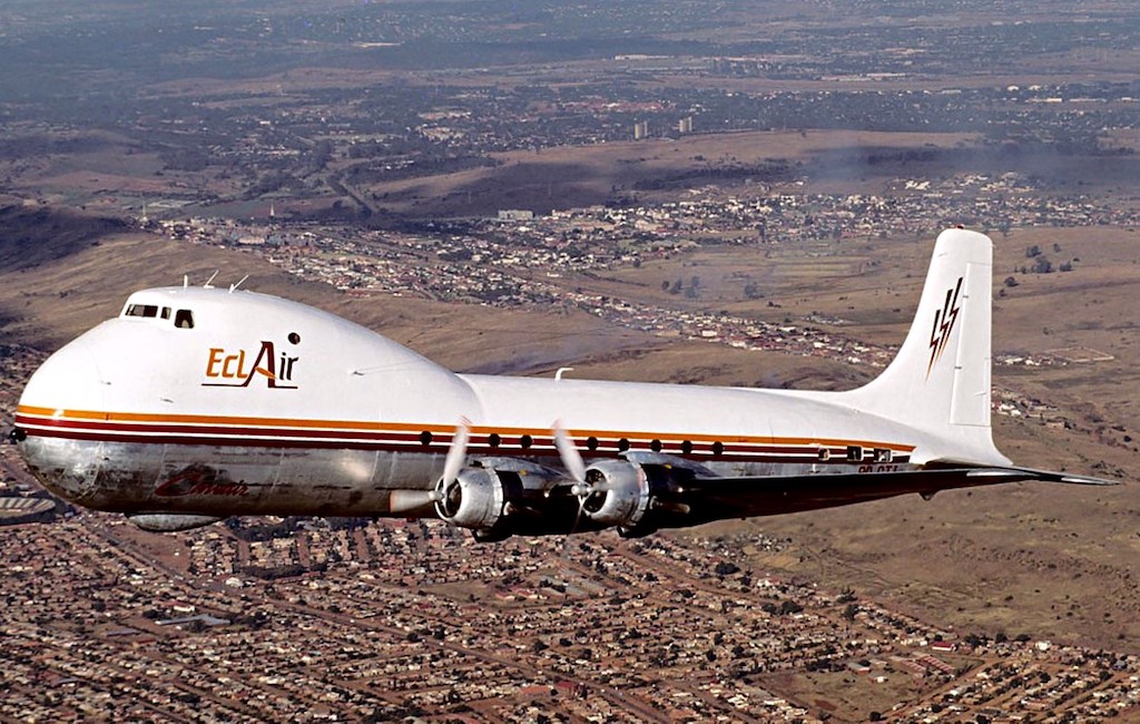 Un ferry aéreo cuatrimotor llamado ATL 98 Carvair