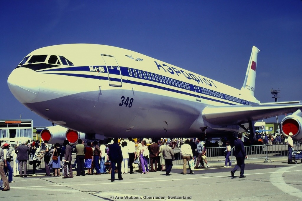 Presentación del prototipo del avión soviético Ilyushin Il-86 en el París Air Show 1981