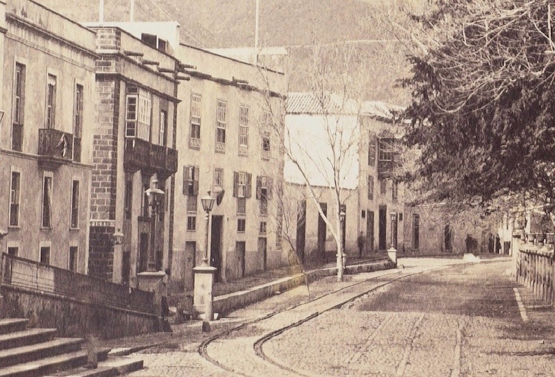 La fachada marítima de la calle La Marina de Santa Cruz de Tenerife (c. 1883)