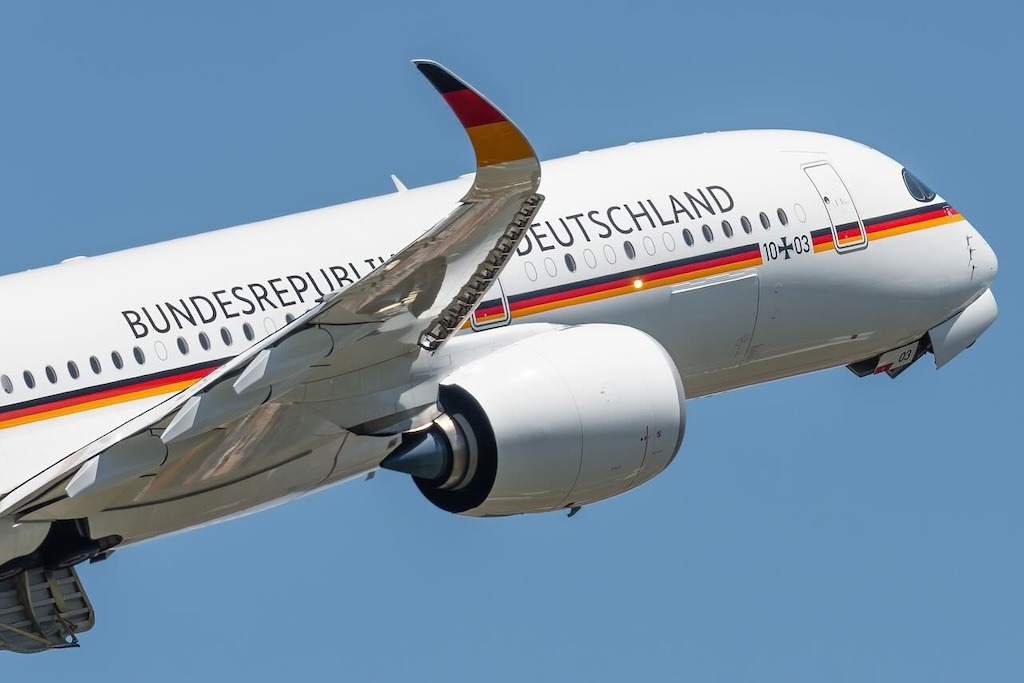 Uno de los aviones Airbus A350 de la Lutwaffe hace una escala técnica en Tenerife Norte