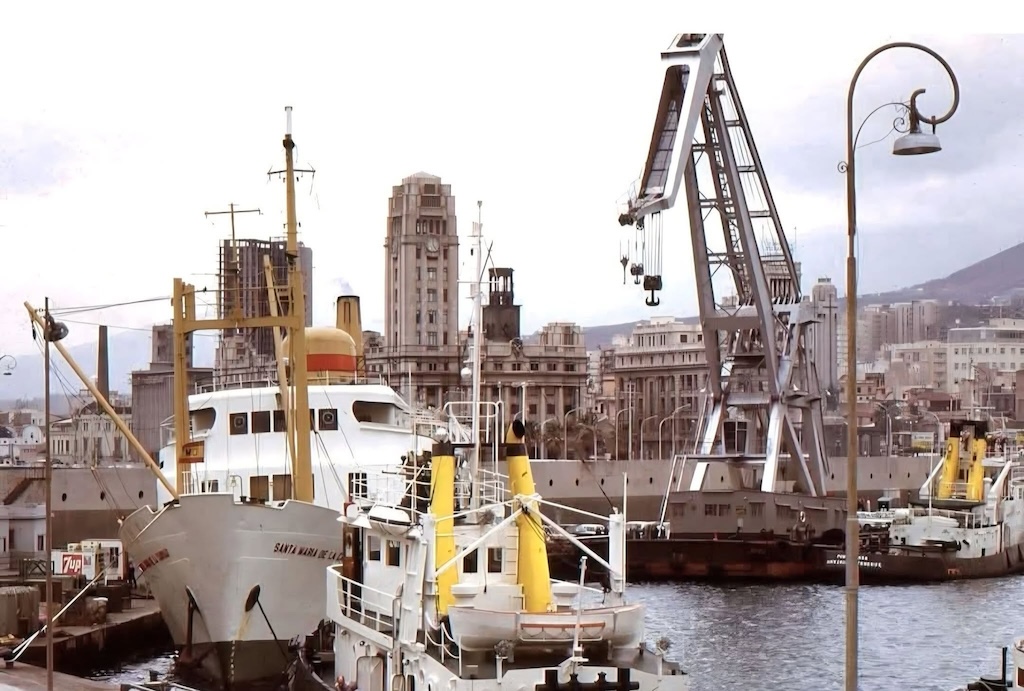 La ciudad marinera de Santa Cruz de Tenerife que evoca los años idos para siempre