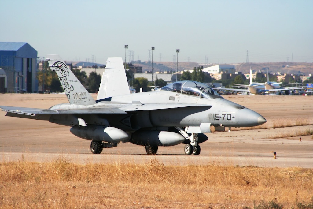 Cuarenta años de la llegada de los cuatro primeros aviones EF-18 del Ejército del Aire
