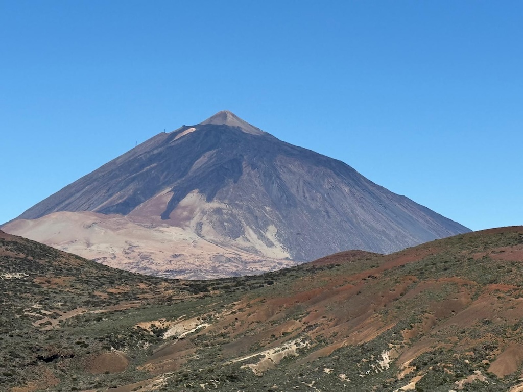 INVOLCAN detecta una “ligera deformación” en el noreste de El Teide e incremento del CO2