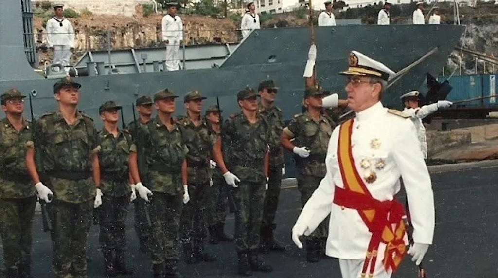 La Virgen de las Nieves y el almirante Amancio Rodríguez Castaños (1933-2014)