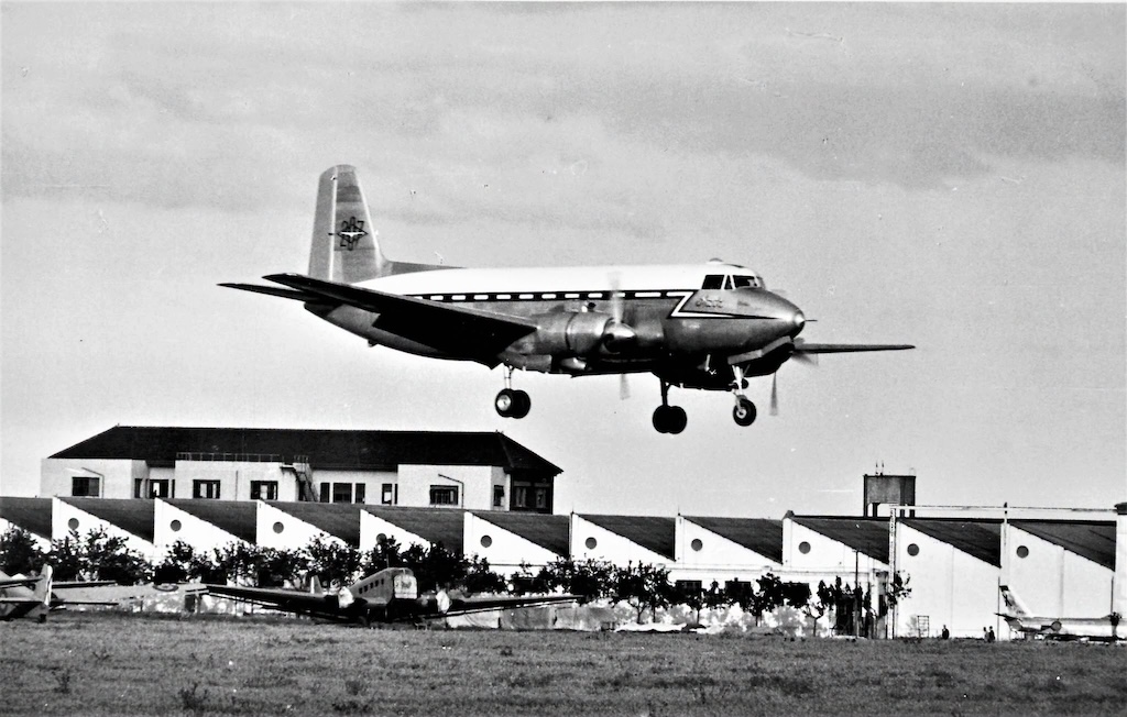 El avión CASA C207 Azor perdió su opción en Iberia frente al Convair CV-440 Metropolitan